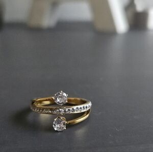 Elegant Gold Ring with Crystal Accent Size 8